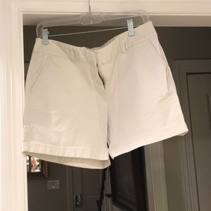 Vineyard Vines cream colored shorts